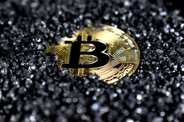 Stablecoins vs. Bitcoin: What’s Best for Getting Paid as a Creator?